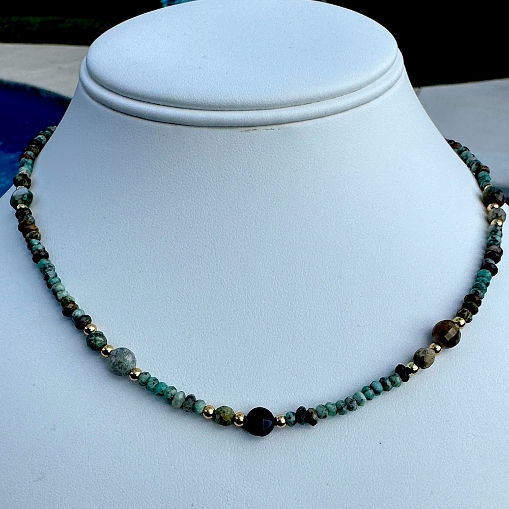 🍁New Howlite beaded necklace - Picture 3 of 5
